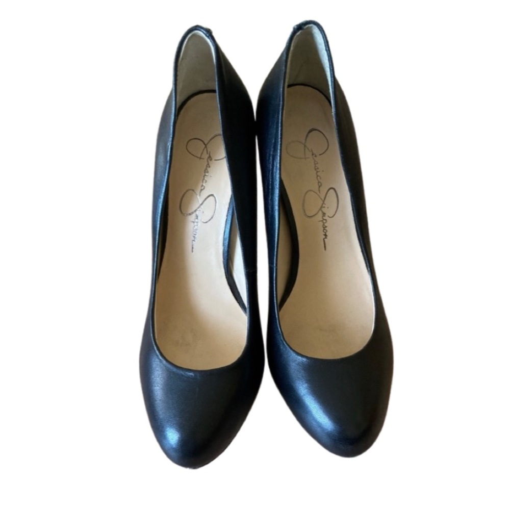 Black high heels by Jessica Simpson